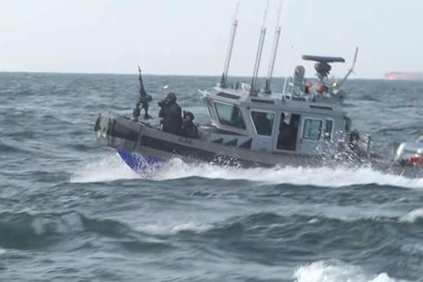 Zionist navy shoots at fishermen and farmers in Gaza